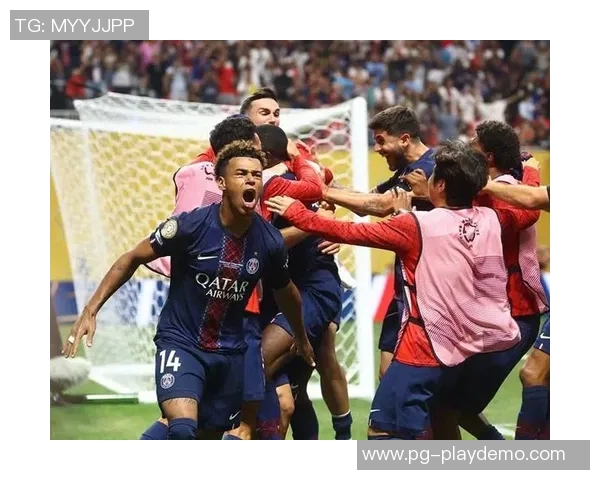 意甲激战:巴黎圣日耳曼险胜波尔图红牌事件引发全场热议 意甲激战:巴黎圣日耳曼险胜波尔图红牌事件引发全场热议