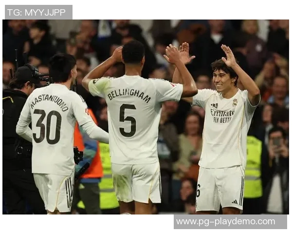 西甲精彩对决皇马大胜波尔图神奇扑救点燃全场热情 西甲精彩对决皇马大胜波尔图神奇扑救点燃全场热情