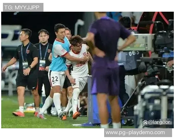 中超激战：多特蒙德与尤文图斯战平点球大战引发全场热议