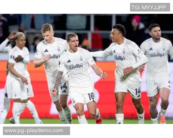 友谊赛精彩对决里昂险胜那不勒斯红牌事件引发全场热议