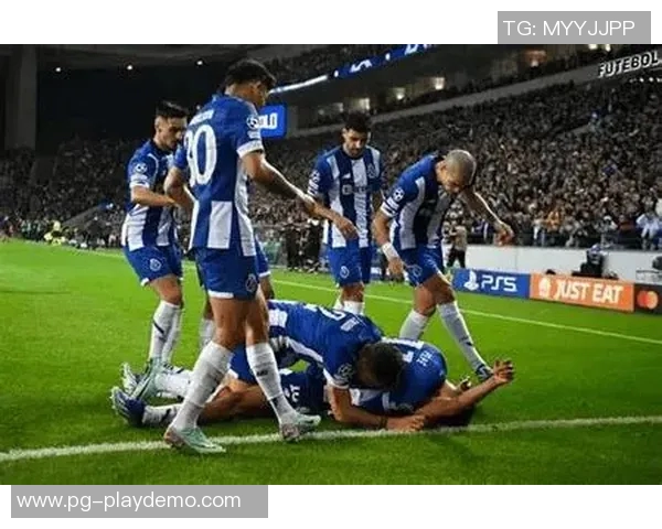 德甲激战波尔图险胜里昂乌龙球引发全场争议与热议